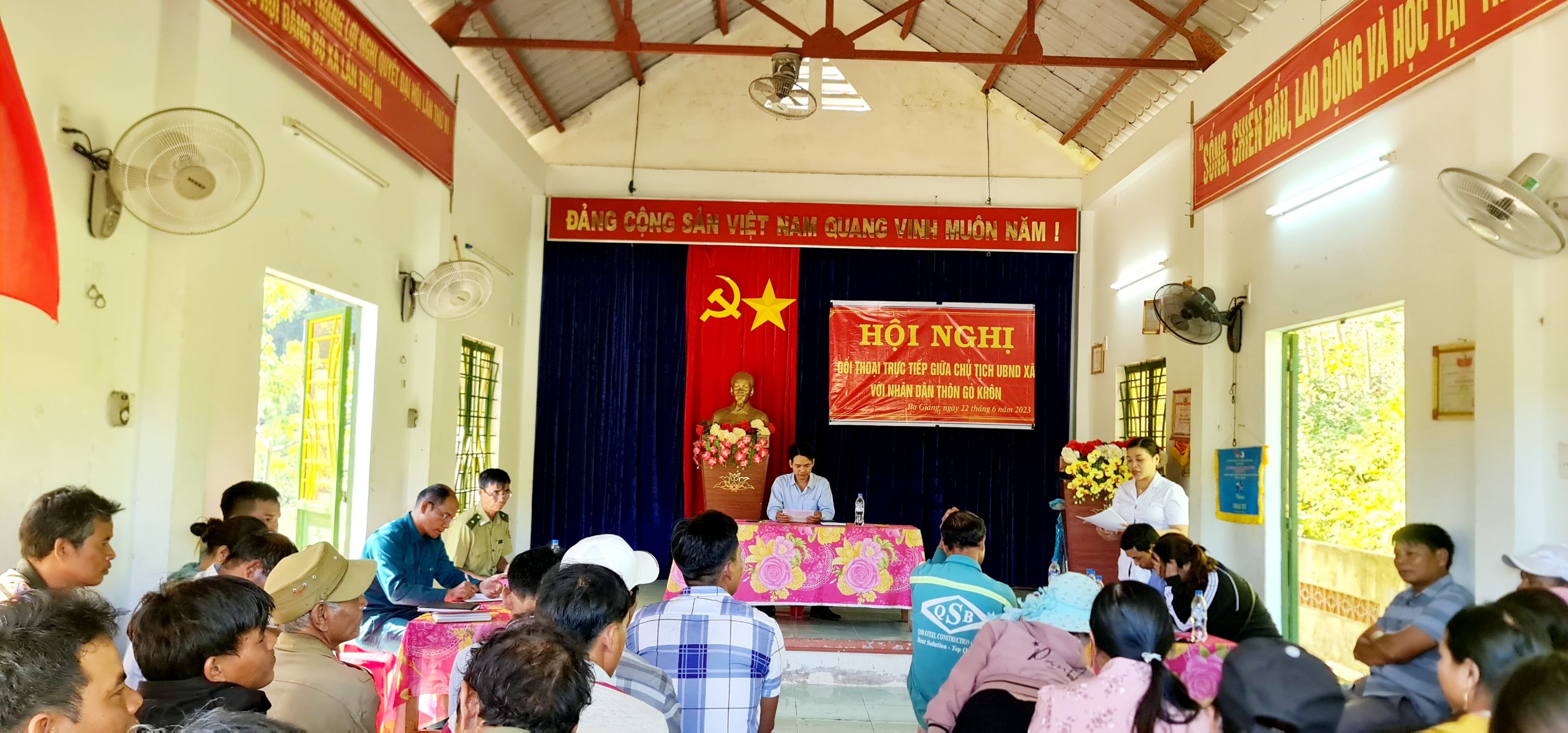 Hội nghị đối thoại trực tiếp giữa Chủ tịch UBND xã Ba Giang với Nhân dân thôn Gò Khôn