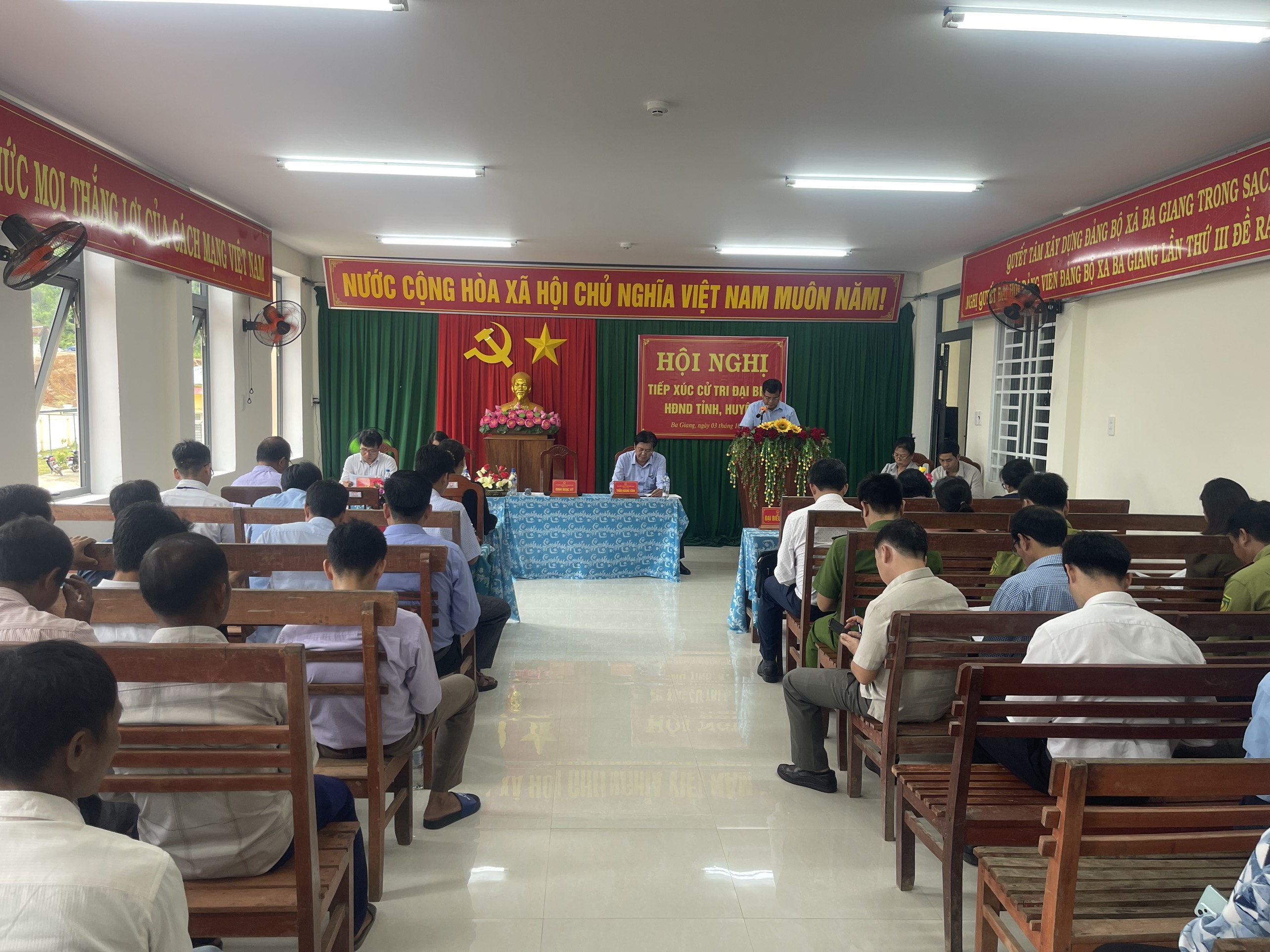 Hội nghị tiếp xúc cử tri của Đại biểu HĐND tỉnh, huyện tại cụm xã Ba Dinh - Ba Giang